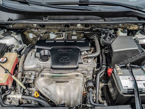 Used 2018 Toyota RAV4 XLE FWD image 31