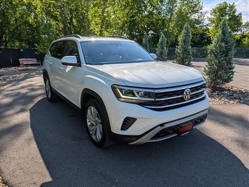 Used 2023 Volkswagen Atlas SE w/ Panoramic Sunroof Package FWD image 7