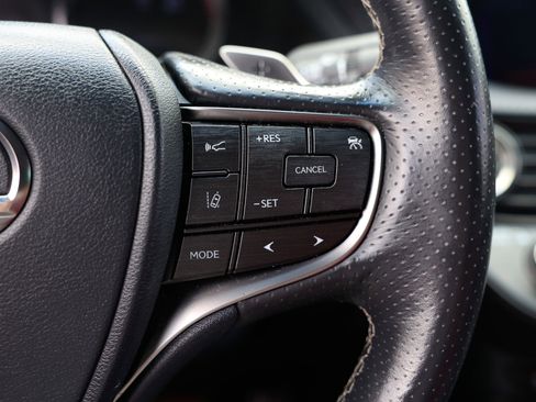 Used 2018 Lexus LS 500 F Sport w/ Accessory Package (Z2) image 35