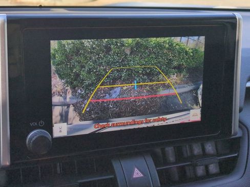 Used 2025 Toyota RAV4 LE image 19