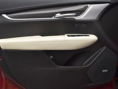 Certified 2023 Cadillac XT5 Sportv w/ Technology Package image 9