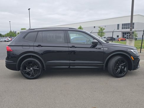 Certified 2023 Volkswagen Tiguan SE R-Line AWD/4WD image 8