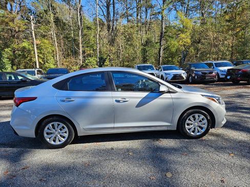 Used 2020 Hyundai Accent SE image 8