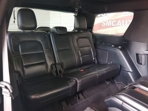 Used 2020 Lincoln Navigator Reserve RWD image 17
