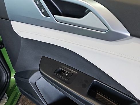 New 2026 Volkswagen Taos SE AWD/4WD image 12
