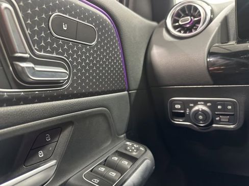 Used 2025 Mercedes-Benz GLA 250 4MATIC image 16