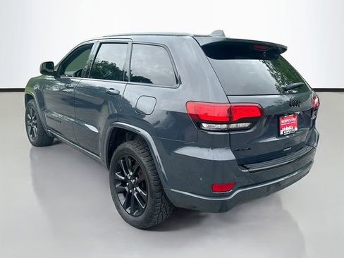 Used 2018 Jeep Grand Cherokee Altitude AWD/4WD image 8