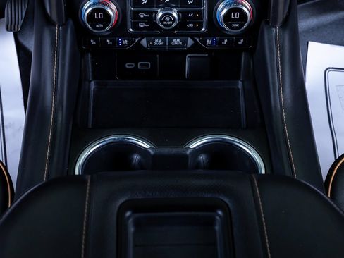 Used 2023 GMC Yukon XL AT4 AWD/4WD image 18