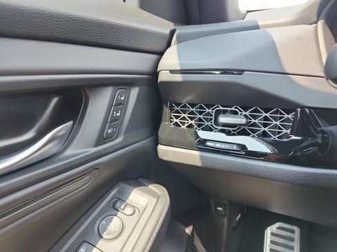 Used 2025 Honda Accord Sport image 18