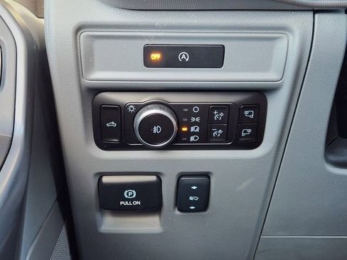 Used 2025 Ford F150 Lariat w/ Equipment Group 501A Mid image 31