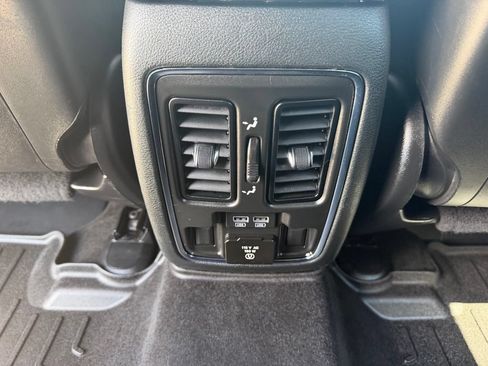 Used 2022 Jeep Grand Cherokee Limited AWD/4WD image 25
