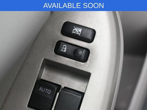 Used 2013 Toyota Corolla LE image 11