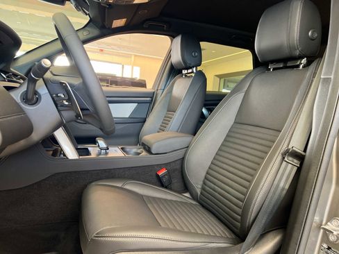 Used 2025 Land Rover Discovery Sport Dynamic SE image 12