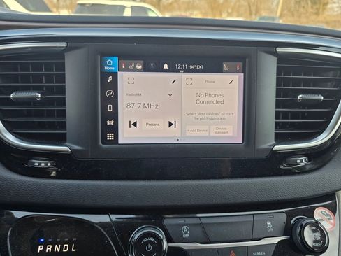 Used 2023 Chrysler Voyager LX image 15