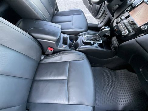 Used 2019 Nissan Rogue SL image 34