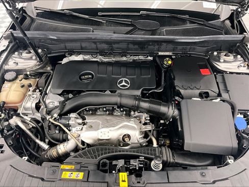 Certified 2022 Mercedes-Benz GLB 250 4MATIC image 9
