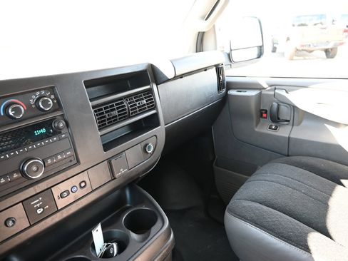 Used 2023 GMC Savana 2500 w/ Driver Convenience Package image 12