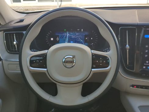 Used 2023 Volvo XC60 B5 Ultimate w/ Protection Package Premier FWD image 25