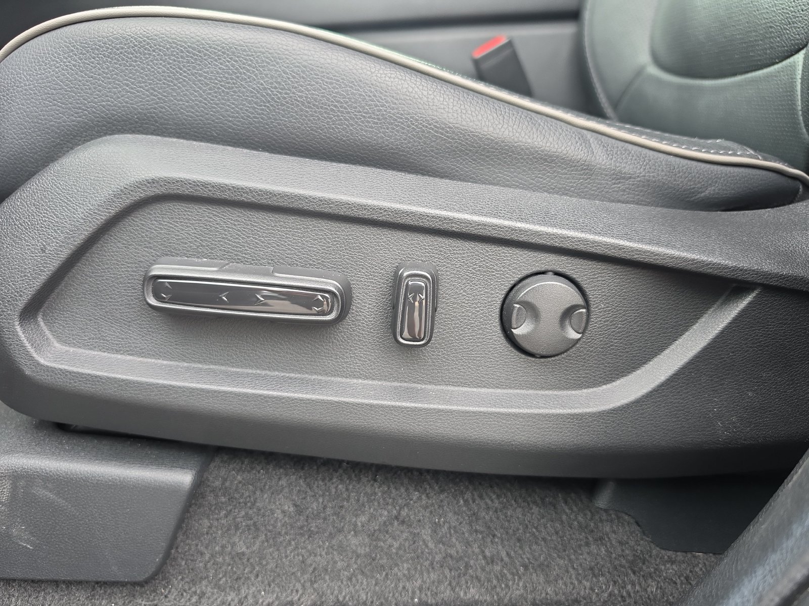 Certified 2024 Honda Pilot Elite image 16