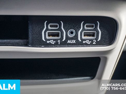 Used 2024 Chrysler Pacifica Touring-L FWD image 46