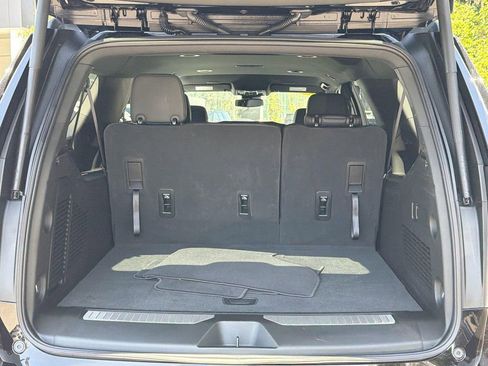 Used 2026 Chevrolet Suburban RST RWD image 27