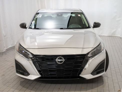 Used 2024 Nissan Altima 2.5 SV image 3