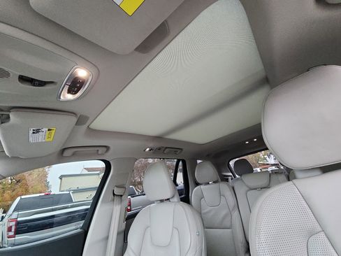 Used 2021 Volvo XC90 T8 Inscription w/ Climate Package image 16