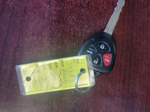 Used 2010 Toyota Camry LE FWD image 34