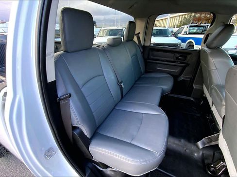 Used 2018 RAM 2500 Tradesman image 19