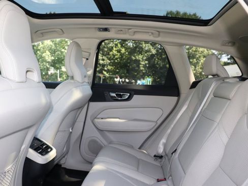 Used 2021 Volvo XC60 T5 Inscription w/ Protection Package Premier FWD image 30