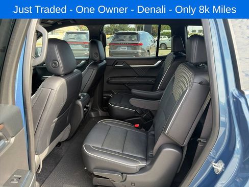 Used 2025 GMC Acadia Denali FWD image 11