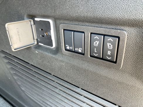 New 2025 Chevrolet Suburban RST w/ Advanced Technology Package image 20