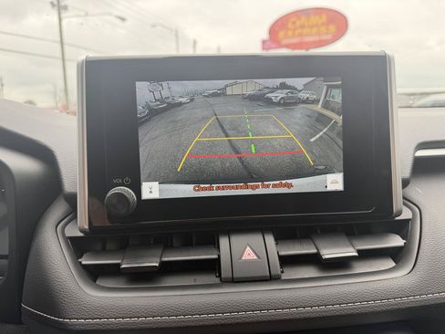Used 2025 Toyota RAV4 XLE AWD/4WD image 20