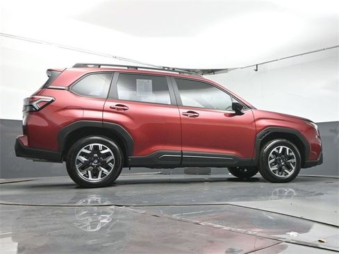 Used 2025 Subaru Forester w/ Convenience Package #1 image 40