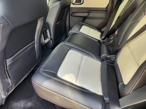 New 2026 Ford Bronco Outer Banks w/ Sasquatch Package image 19