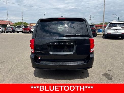 Used 2016 Dodge Grand Caravan SXT FWD image 4