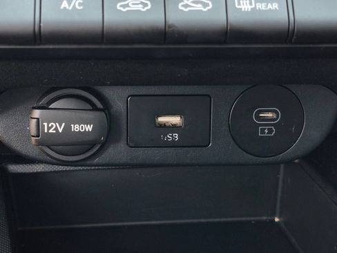 Used 2025 Hyundai Elantra SE FWD image 22