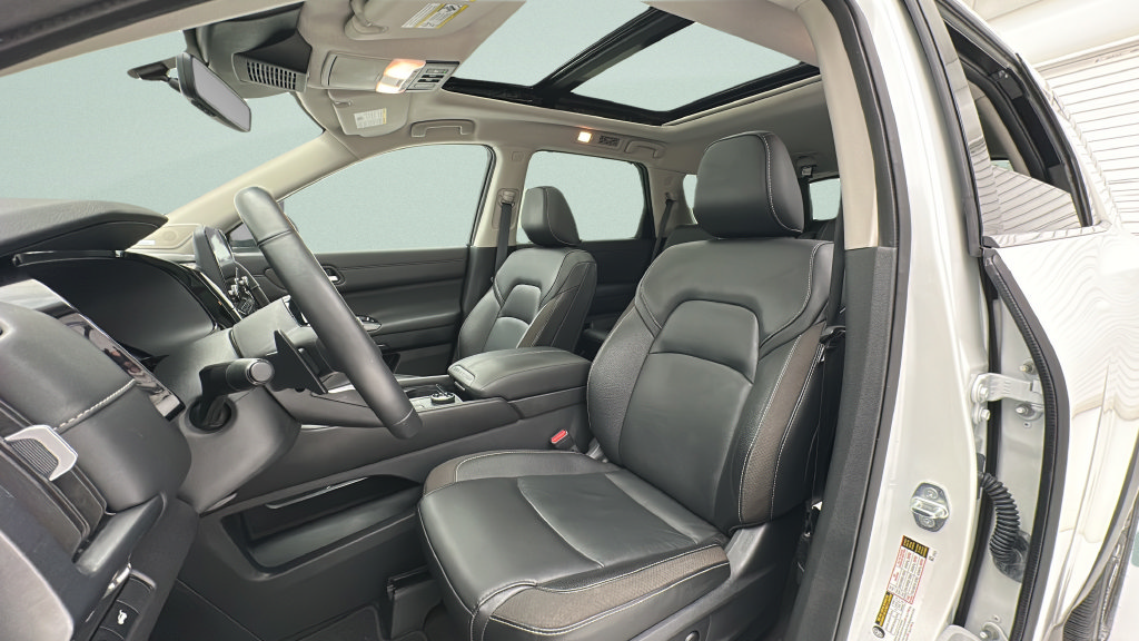 Used 2023 Nissan Pathfinder SL w/ SL Premium Package AWD/4WD image 14