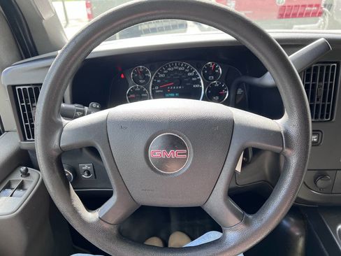 Used 2018 GMC Savana 2500 Extended image 14