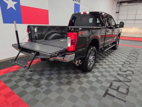 Used 2017 Ford F250 Lariat w/ Lariat Value Package image 29