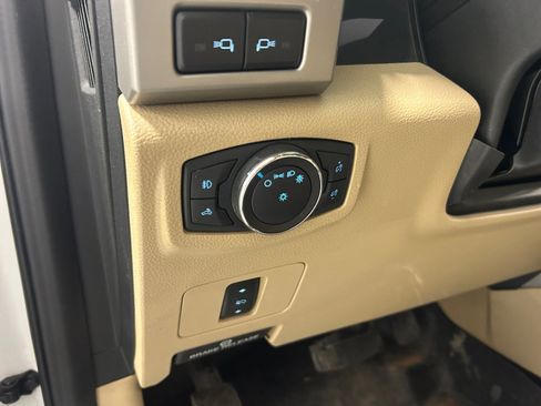 Used 2020 Ford F250 Lariat w/ Chrome Package AWD/4WD image 15