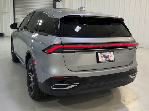 New 2026 Lincoln Nautilus Premier image 8