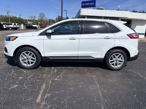 Used 2022 Ford Edge SEL w/ Convenience Package AWD/4WD image 2