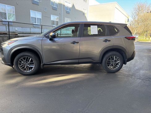 Used 2023 Nissan Rogue S AWD/4WD image 3