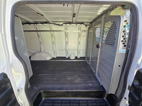 Used 2016 Chevrolet Express 2500 image 12