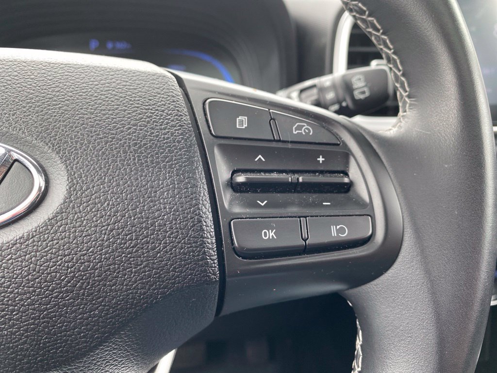 Certified 2024 Hyundai Venue SEL FWD image 21