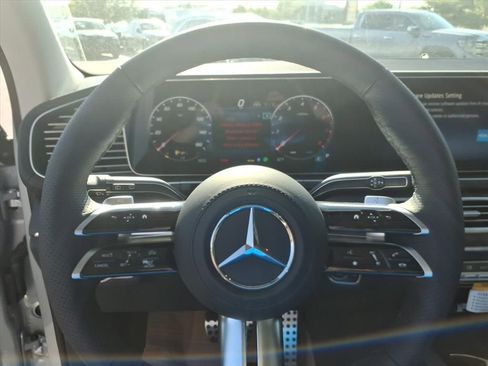 New 2026 Mercedes-Benz GLS 450 4MATIC image 19
