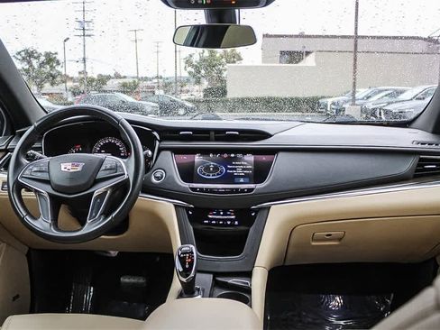 Used 2019 Cadillac XT5 AWD image 19