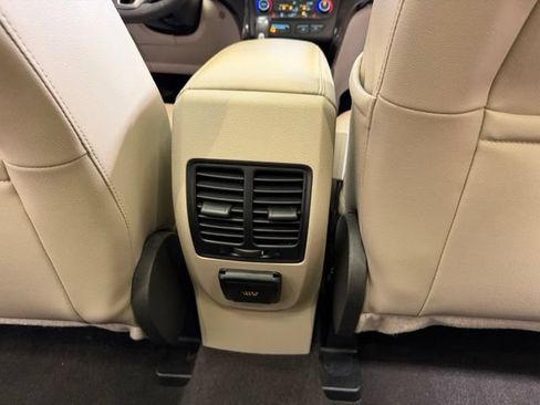 Used 2017 Ford Escape Titanium FWD image 35