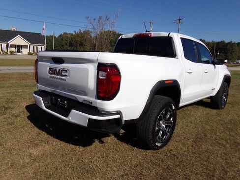 Used 2024 GMC Canyon AT4 w/ AT4 Premium Package image 5